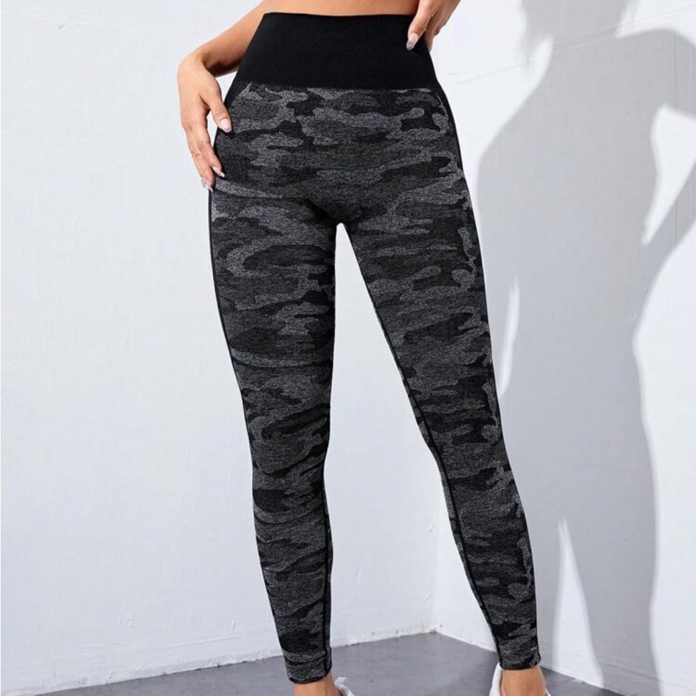Yoga Trendy Camo Print Scrunch Butt Tummy Control Sports Leggings